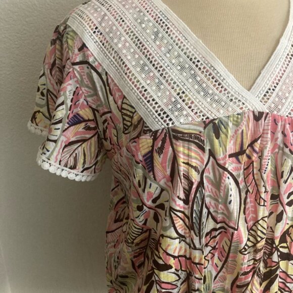 ❤️$15 BUNDLE SALE Absolutely Famous blouse - Picture 3 of 6